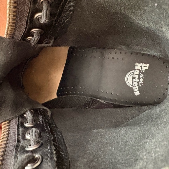 Pair of Dr. Martens Sinclair platform boots in black milled nappa leather. - Picture 7 of 7